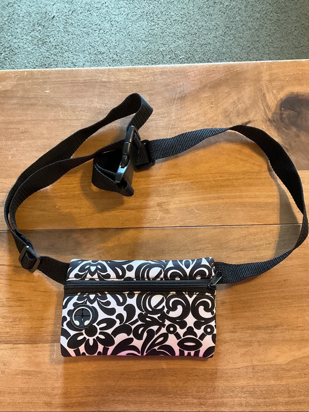 Black & White Floral Pattern phone/iPod Waist Bag